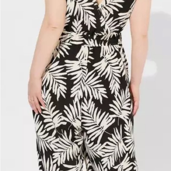 Torrid Vacation Suplice Wide Leg Jumpsuit 2X - Picture 2 of 6